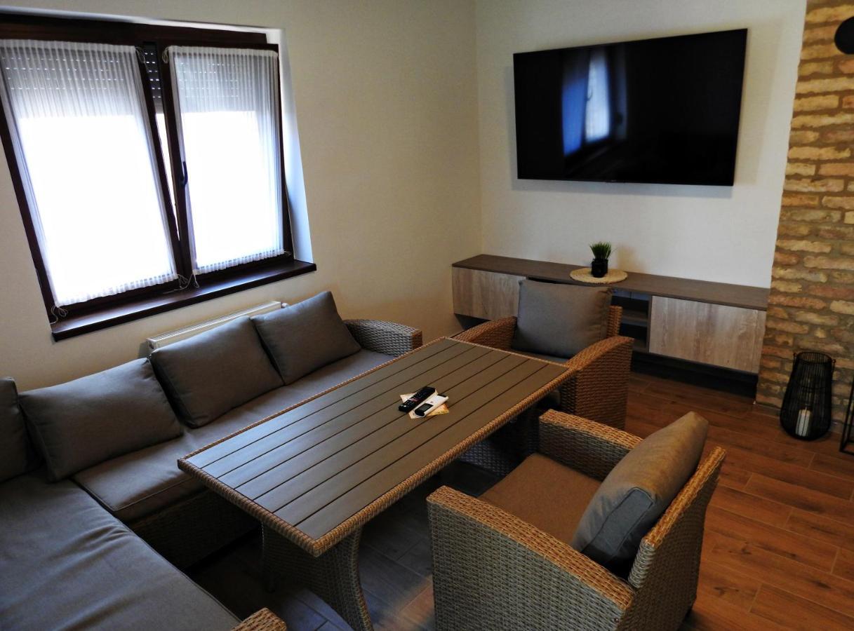 Balatonujlak Kukorica Csarda Apartman 2 المظهر الخارجي الصورة