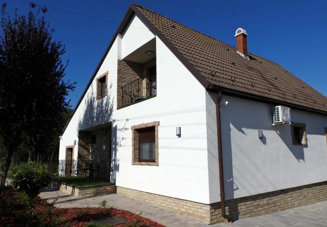 Balatonujlak Kukorica Csarda Apartman 2 المظهر الخارجي الصورة